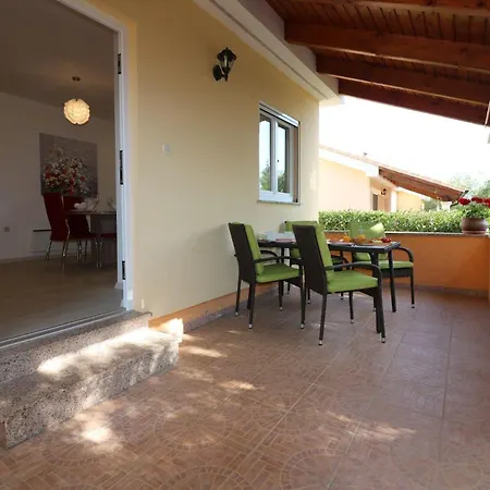 Ferienhaus-in-porec-mit-pool-melisa-6 Porec