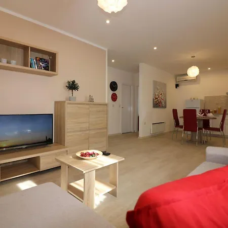 Ferienhaus-in-porec-mit-pool-melisa-6 Hotel